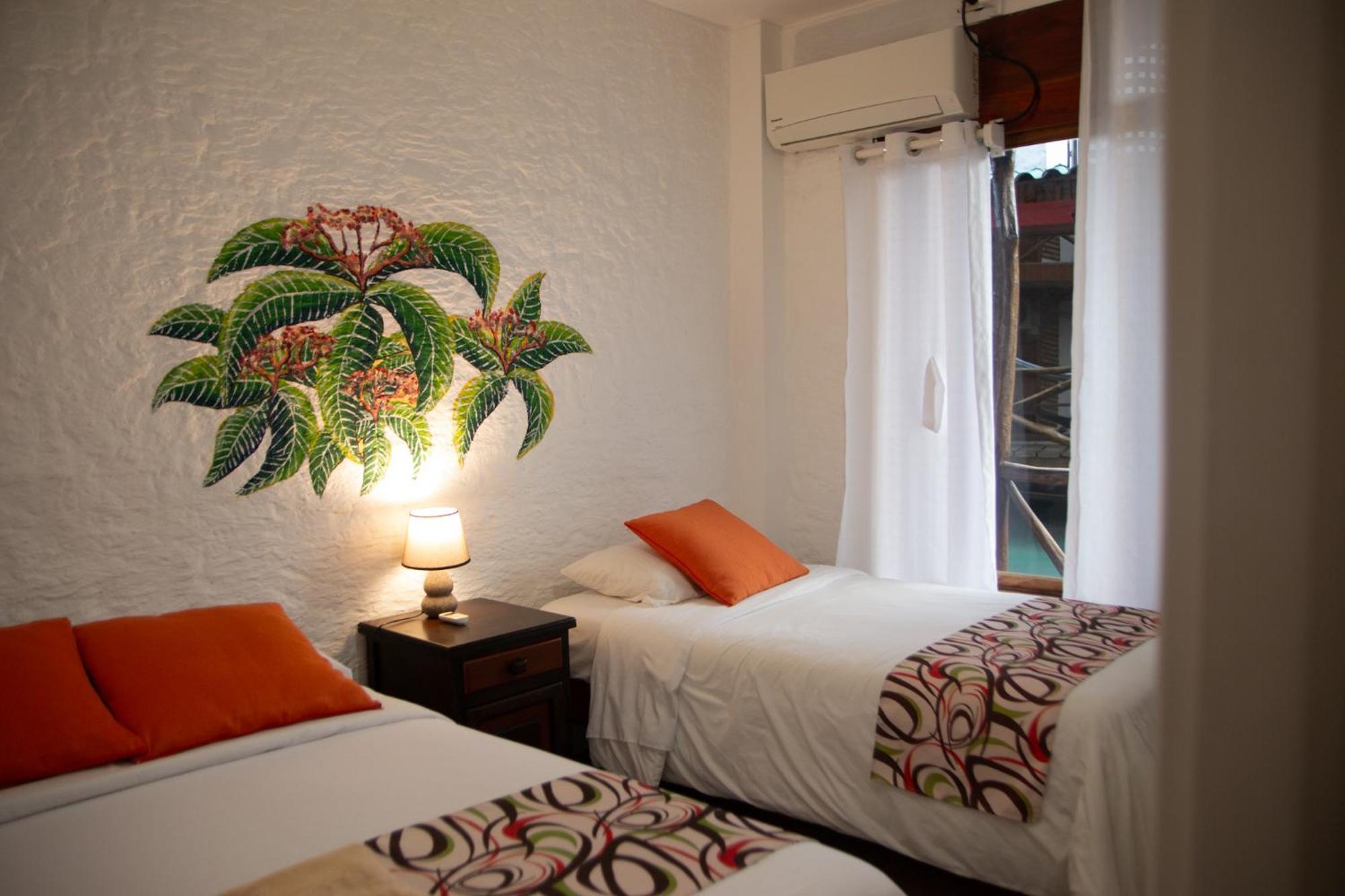 Hotel Miconia Puerto Baquerizo Moreno Exterior photo